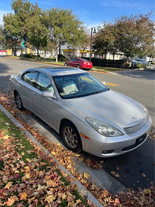 2003 Lexus ES 3rd Gen - Image 5 of 11