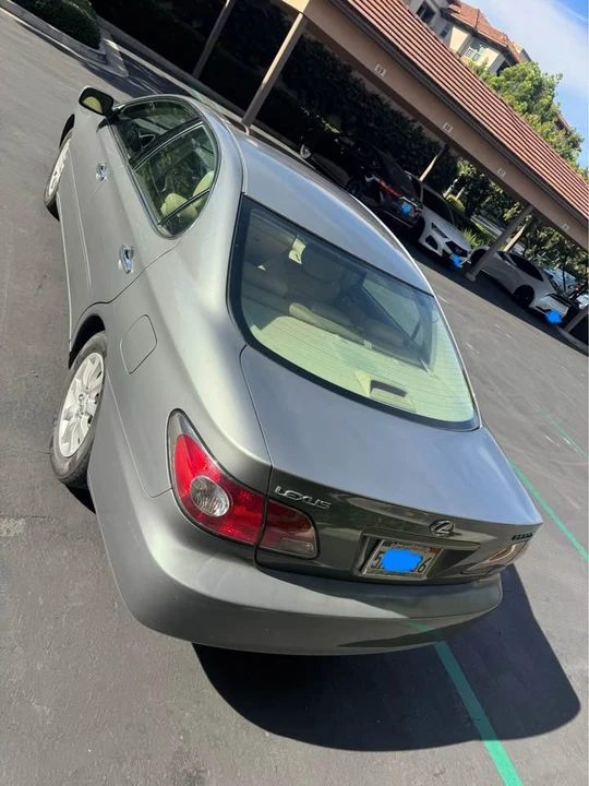 2003 Lexus ES 3rd Gen - Image 4 of 17