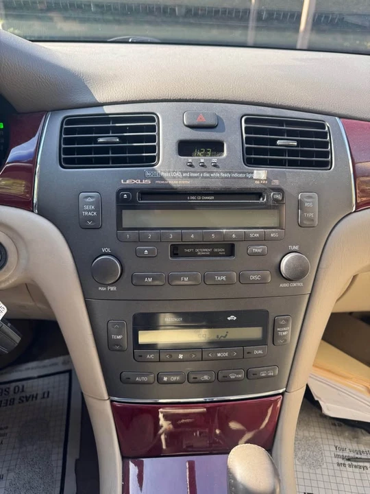 2003 Lexus ES 3rd Gen - Image 13 of 17