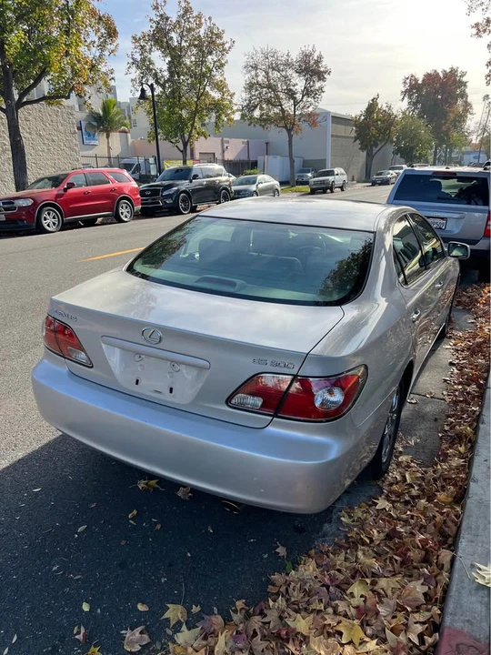 2003 Lexus ES 3rd Gen - Image 3 of 8