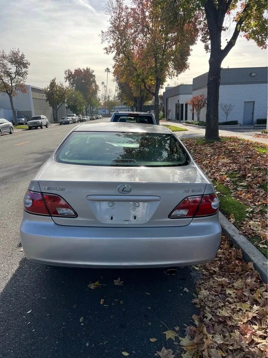 2003 Lexus ES 3rd Gen - Image 2 of 8