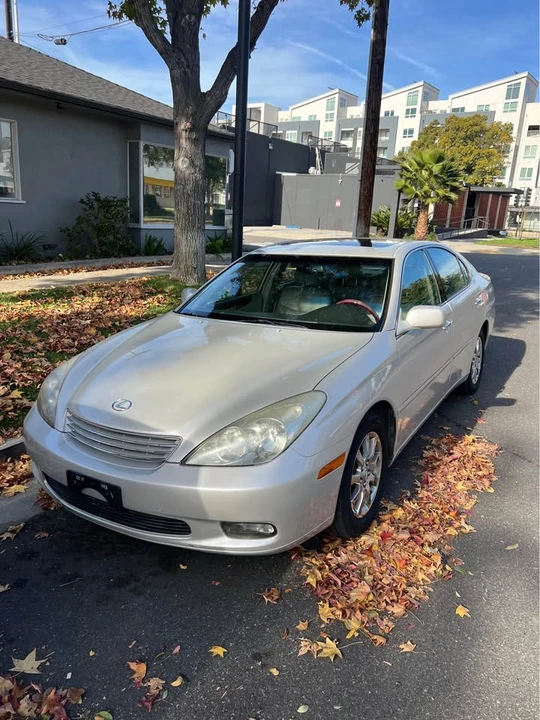 2003 Lexus ES 4th Gen - Image 2 of 9