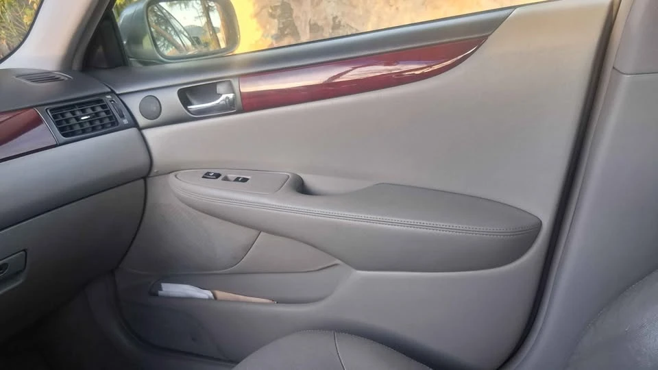 2003 Lexus ES 3rd Gen - Image 11 of 18
