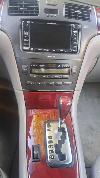 2003 Lexus ES 3rd Gen - Image 10 of 18