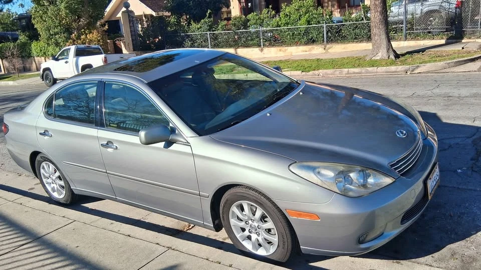 2003 Lexus ES 3rd Gen - Image 2 of 18
