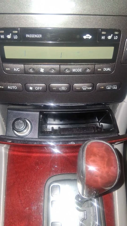 2003 Lexus ES 3rd Gen - Image 16 of 18