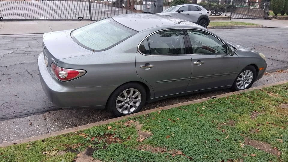 2003 Lexus ES 3rd Gen - Image 4 of 18