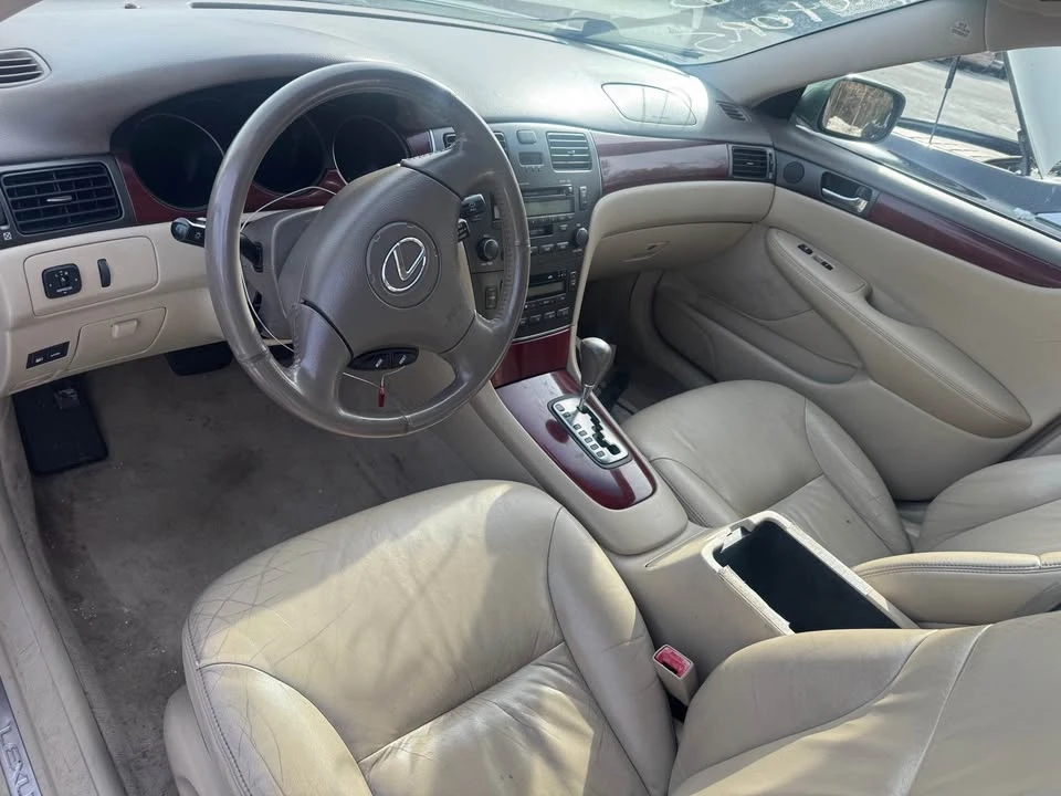 2003 Lexus ES 4th Gen - Image 4 of 7