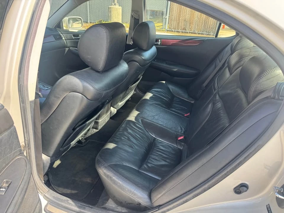 2003 Lexus ES 4th Gen - Image 5 of 10