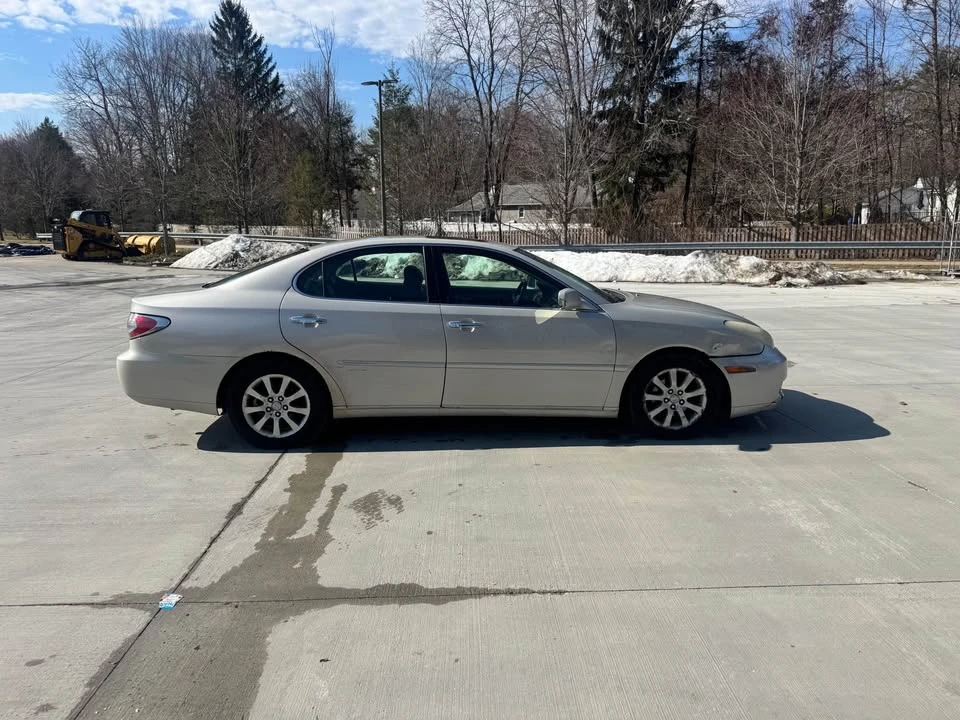 2003 Lexus ES 4th Gen - Image 10 of 10