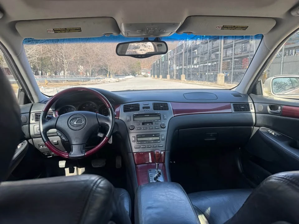 2003 Lexus ES 4th Gen - Image 4 of 10