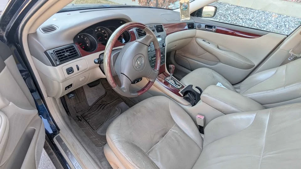 2003 Lexus ES 4th Gen - Image 8 of 13