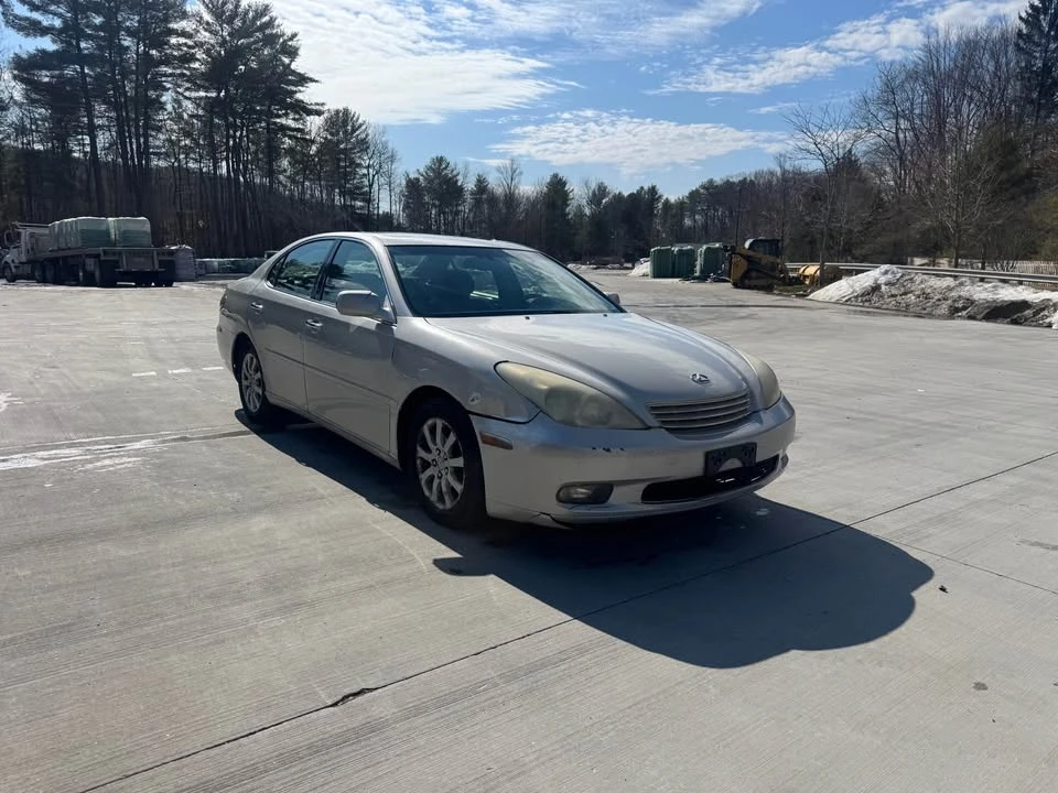 2003 Lexus ES 4th Gen - Image 2 of 10