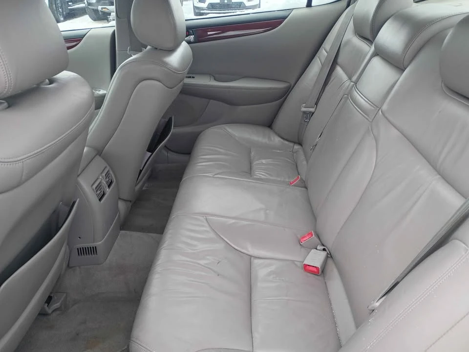 2003 Lexus ES 4th Gen - Image 11 of 17
