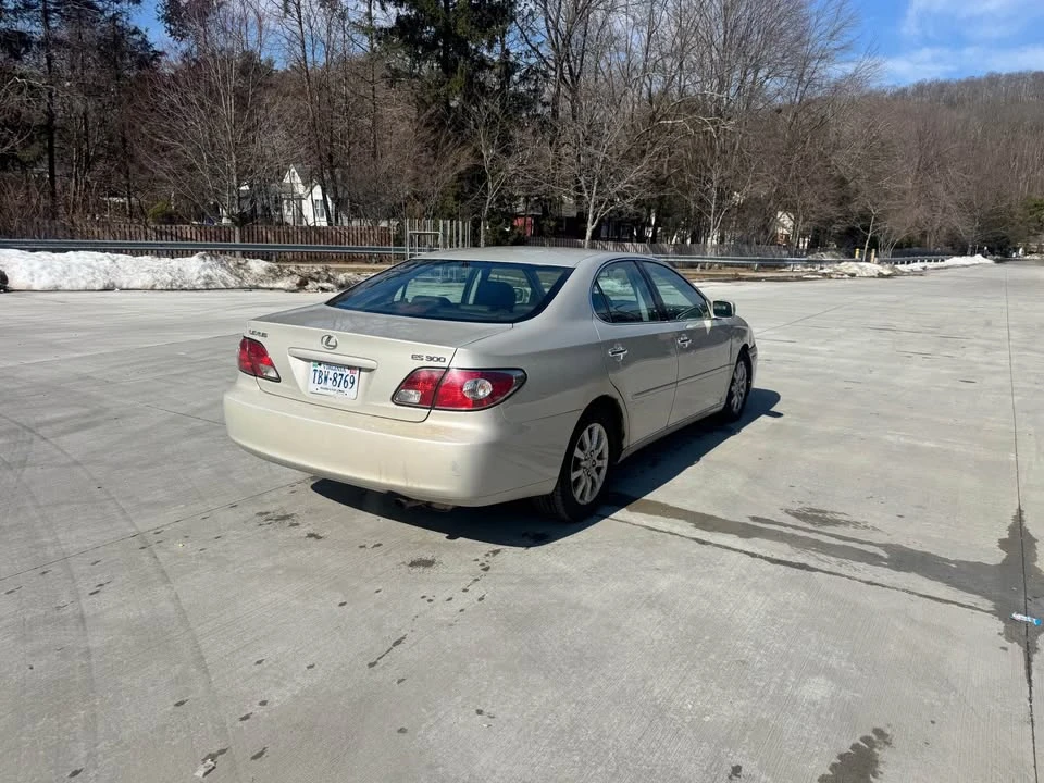 2003 Lexus ES 4th Gen - Image 9 of 10