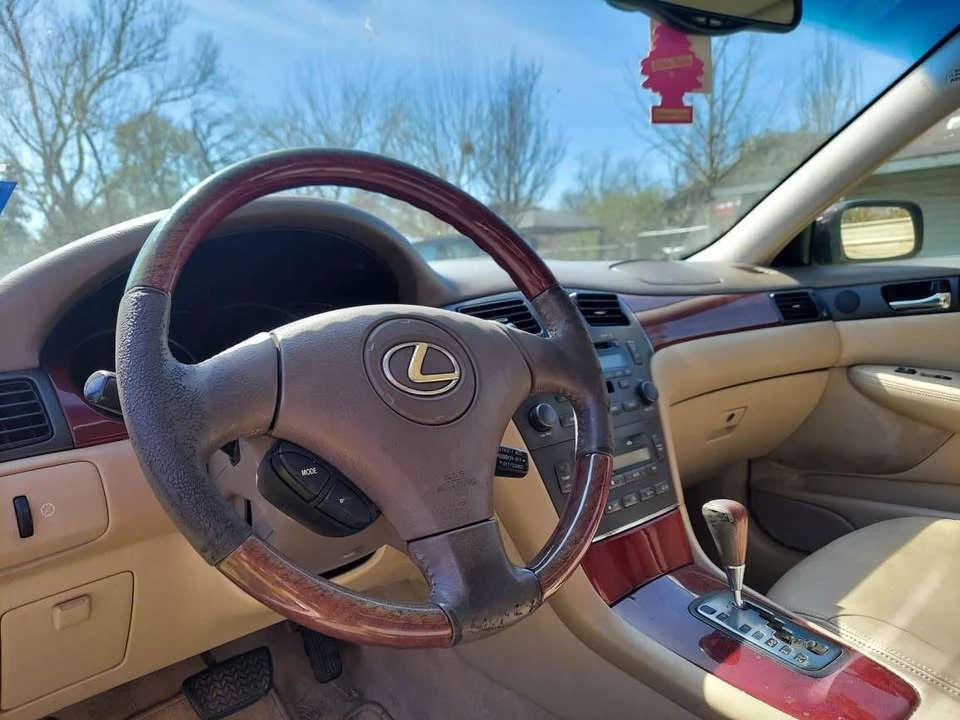 2003 Lexus ES 4th Gen - Image 8 of 10