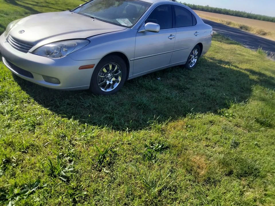 2003 Lexus ES 4th Gen - Image 2 of 6