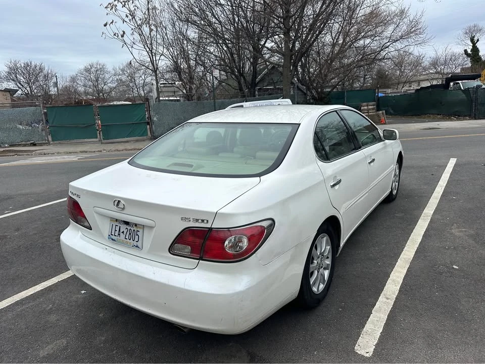 2003 Lexus ES 4th Gen - Image 2 of 14