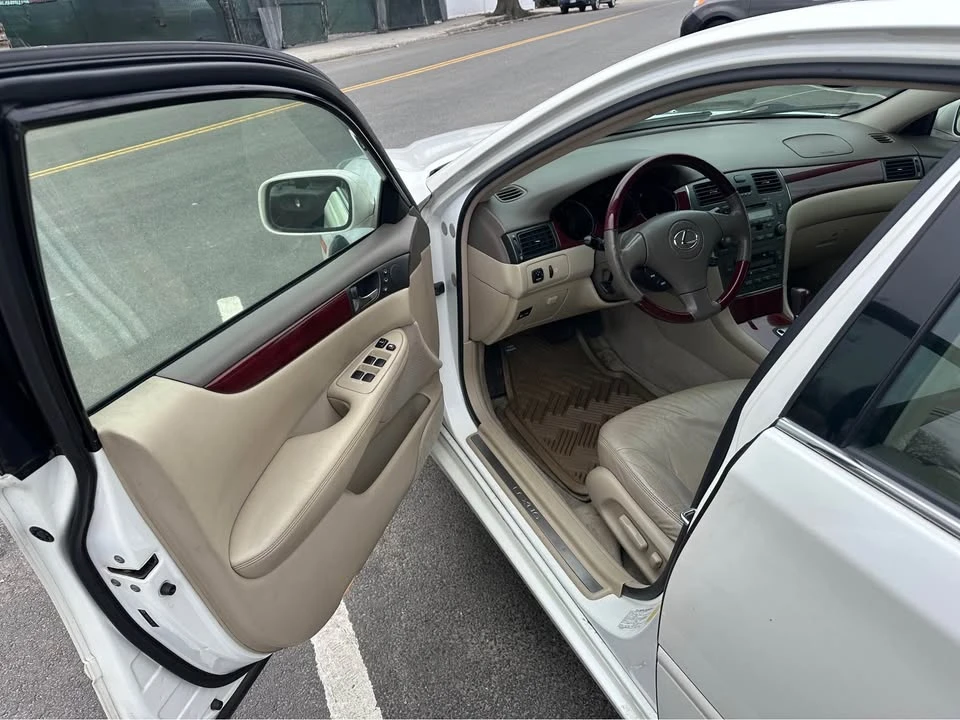 2003 Lexus ES 4th Gen - Image 3 of 14