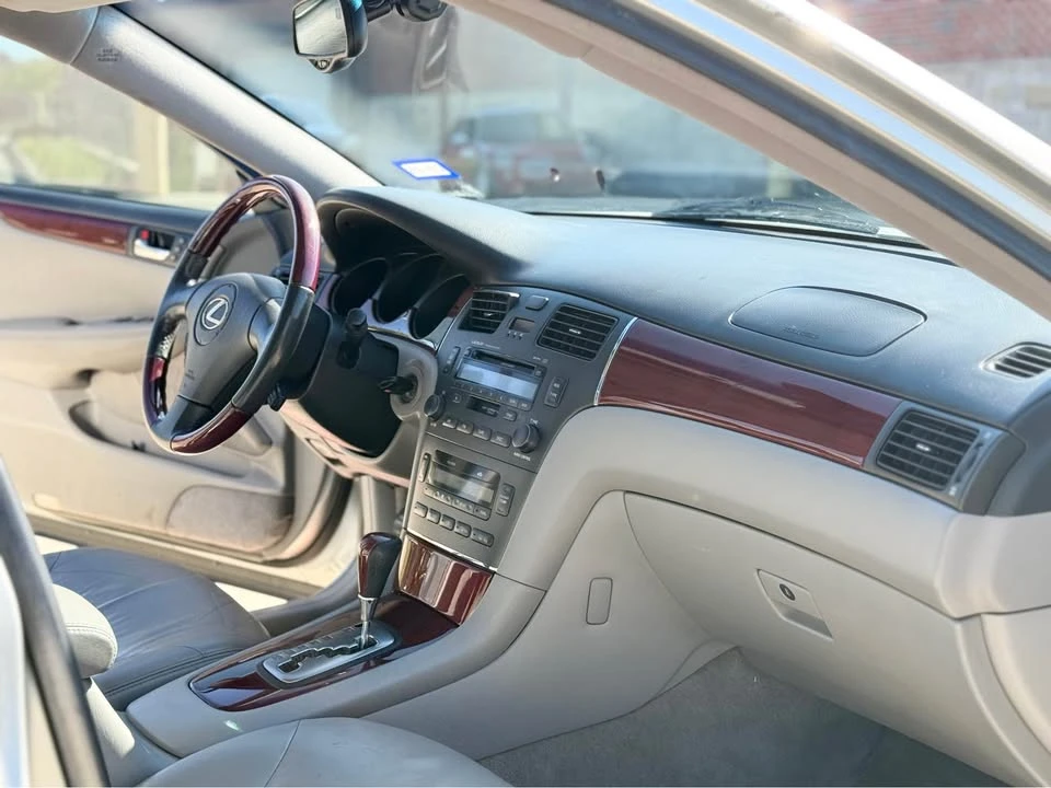 2003 Lexus ES 4th Gen - Image 8 of 11