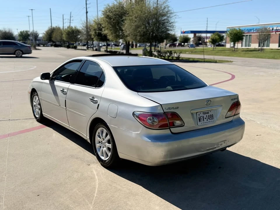 2003 Lexus ES 4th Gen - Image 4 of 11