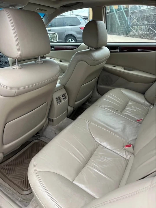 2003 Lexus ES 4th Gen - Image 10 of 14