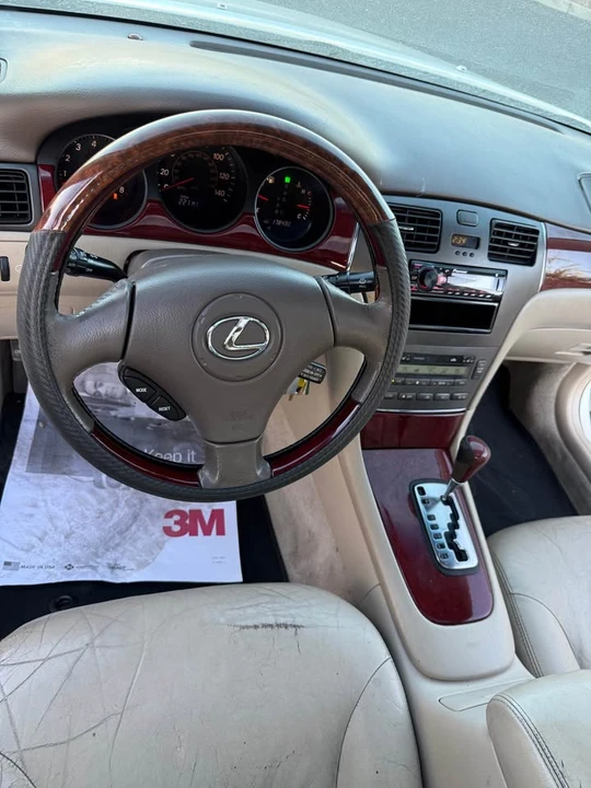 2003 Lexus ES 4th Gen - Image 9 of 19