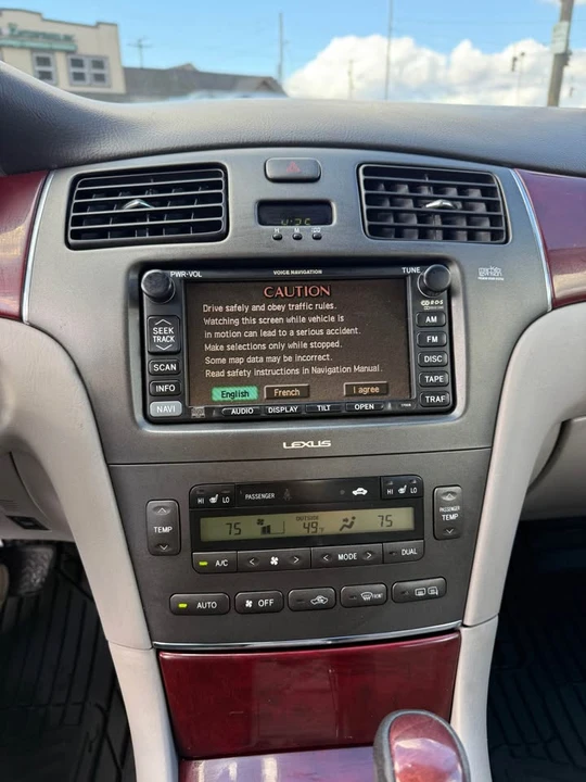 2003 Lexus ES 4th Gen - Image 13 of 17