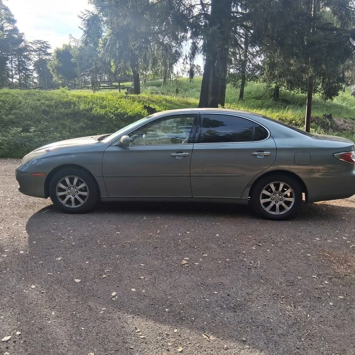 2003 Lexus ES 4th Gen - Image 3 of 16