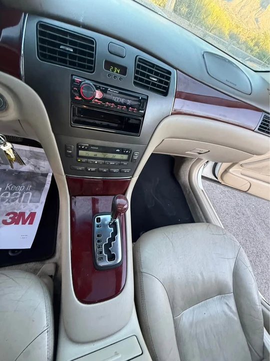 2003 Lexus ES 4th Gen - Image 11 of 19