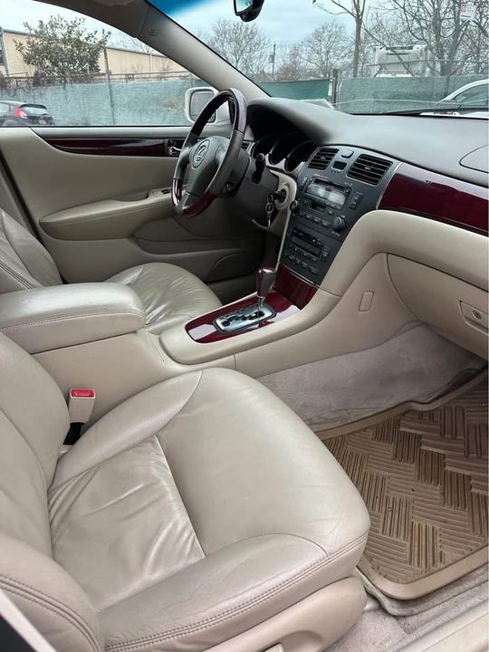 2003 Lexus ES 4th Gen - Image 4 of 14