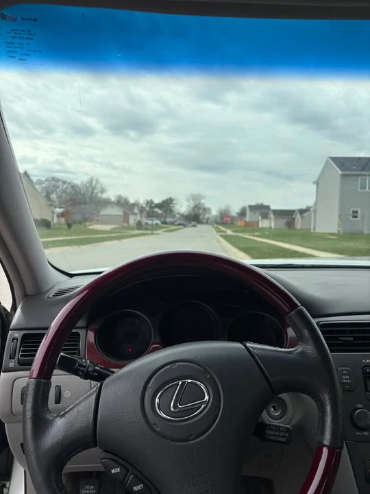 2003 Lexus ES 4th Gen - Image 9 of 14
