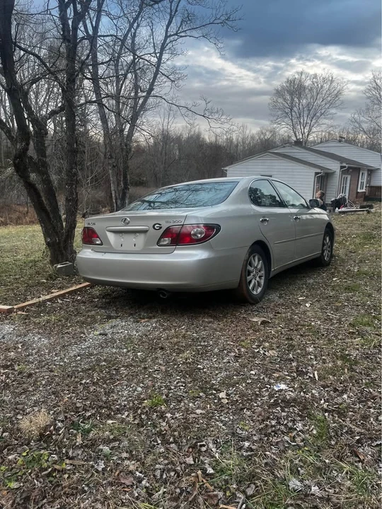 2003 Lexus ES 4th Gen - Image 2 of 9