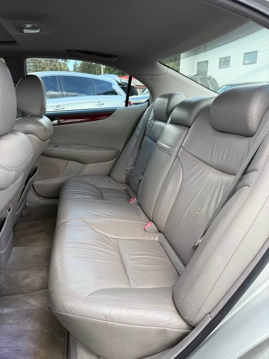 2003 Lexus ES 4th Gen - Image 9 of 17