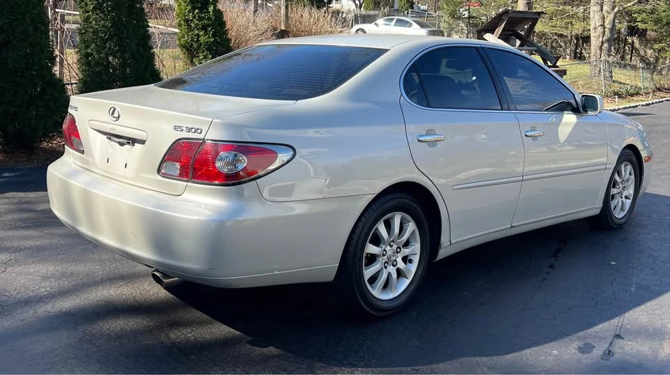 2003 Lexus ES 4th Gen - Image 3 of 11
