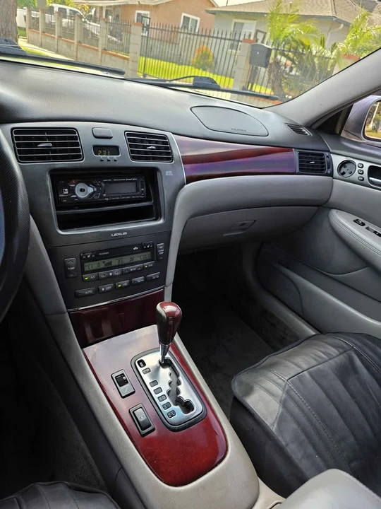 2003 Lexus ES 4th Gen - Image 5 of 8