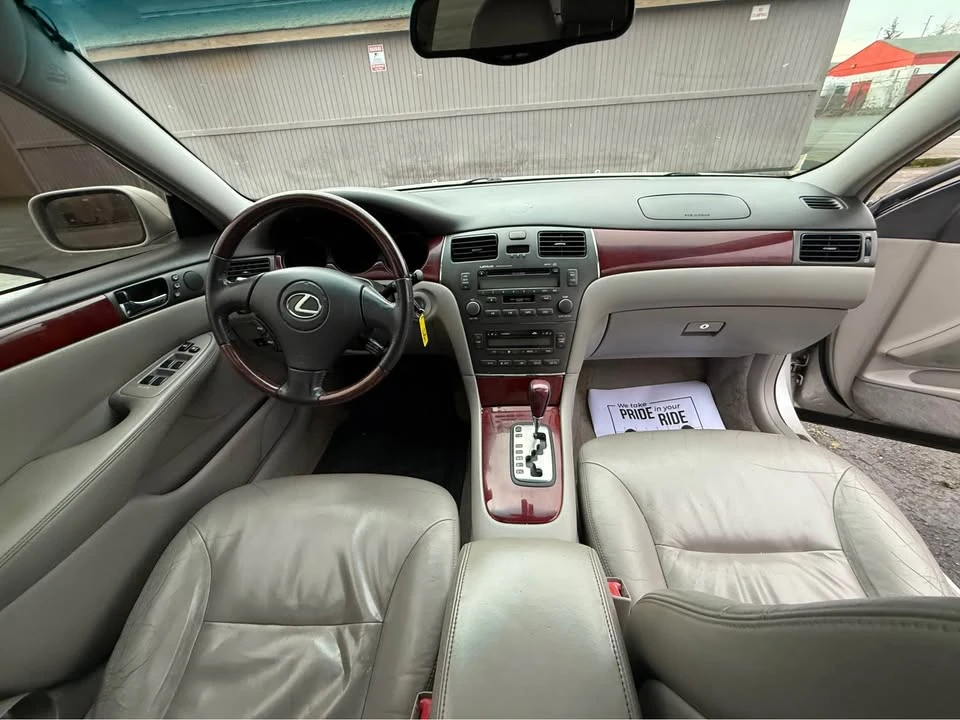 2003 Lexus ES 4th Gen - Image 10 of 15