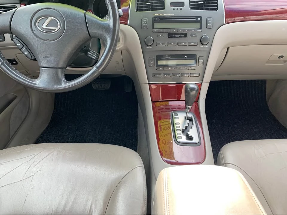 2003 Lexus ES 4th Gen - Image 4 of 4