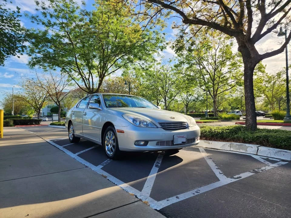 2003 Lexus ES 4th Gen - Image 2 of 14
