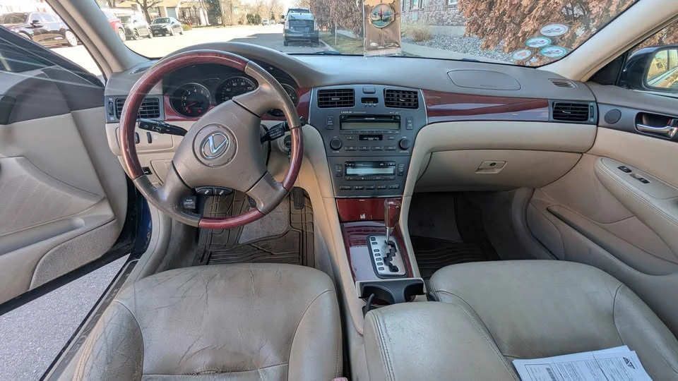 2003 Lexus ES 4th Gen - Image 10 of 14