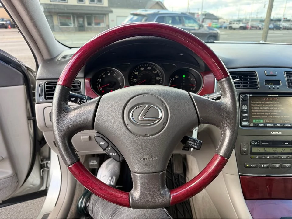 2003 Lexus ES 4th Gen - Image 11 of 17