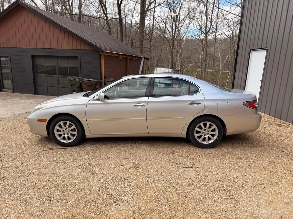 2003 Lexus ES 4th Gen - Image 3 of 13