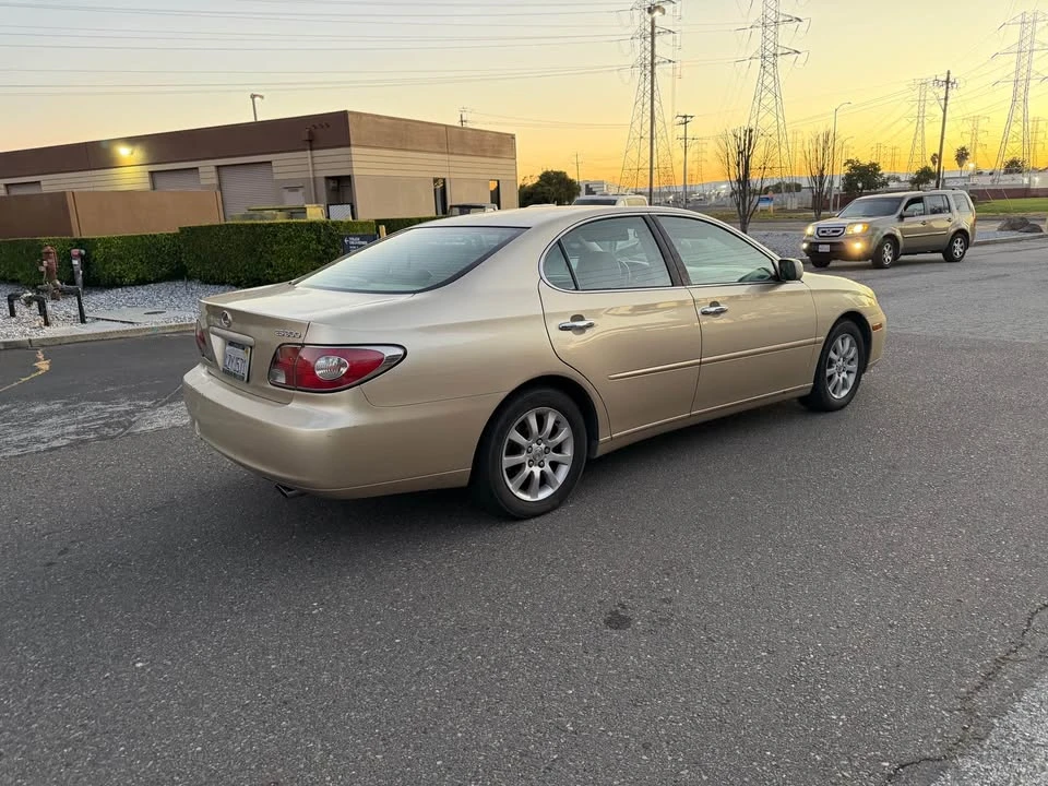 2003 Lexus ES 4th Gen - Image 4 of 8