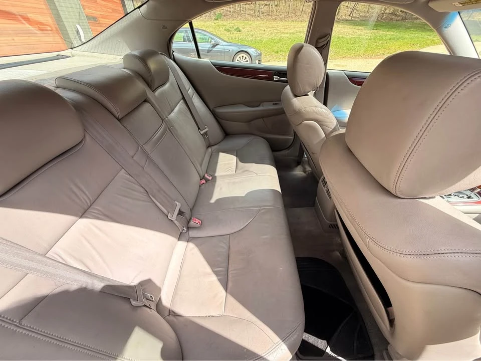 2003 Lexus ES 4th Gen - Image 11 of 13