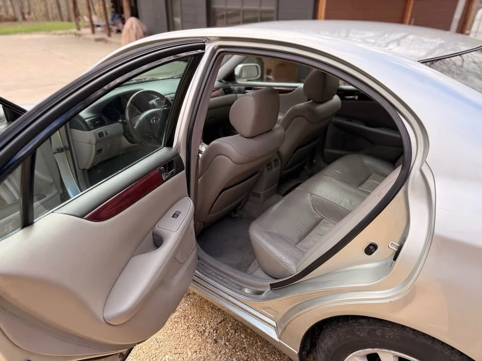 2003 Lexus ES 4th Gen - Image 7 of 13