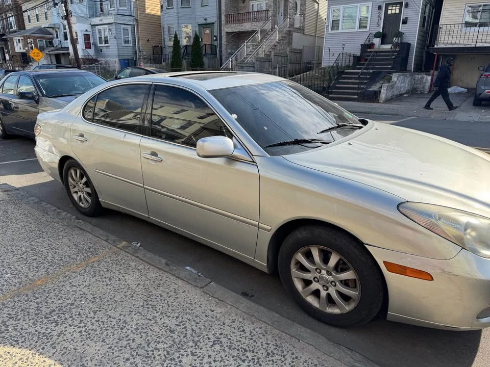 2003 Lexus ES 4th Gen - Image 2 of 5