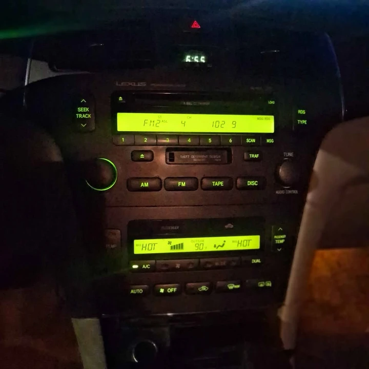 2003 Lexus ES 4th Gen - Image 10 of 14