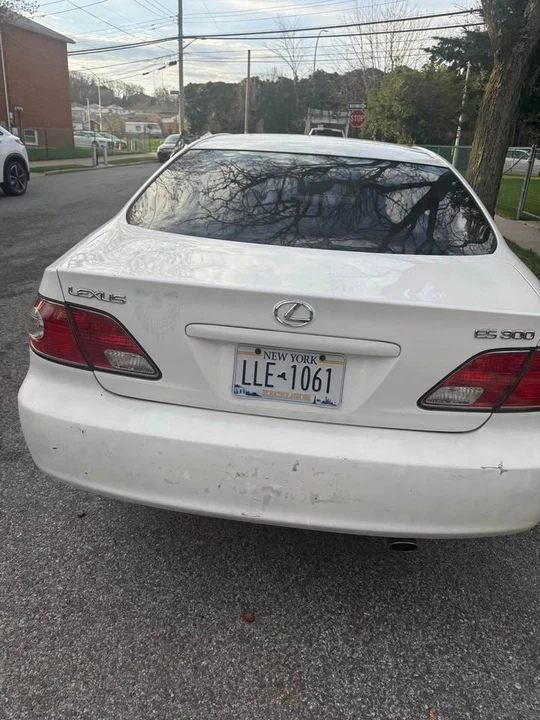 2003 Lexus ES 4th Gen - Image 2 of 6