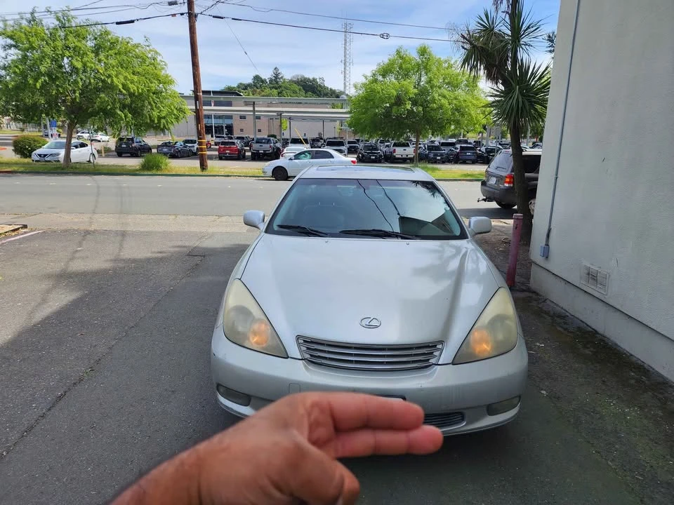 2003 Lexus ES 4th Gen - Image 2 of 4