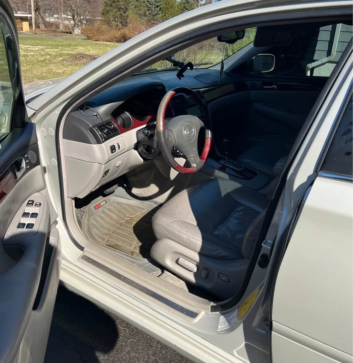 2003 Lexus ES 4th Gen - Image 5 of 11